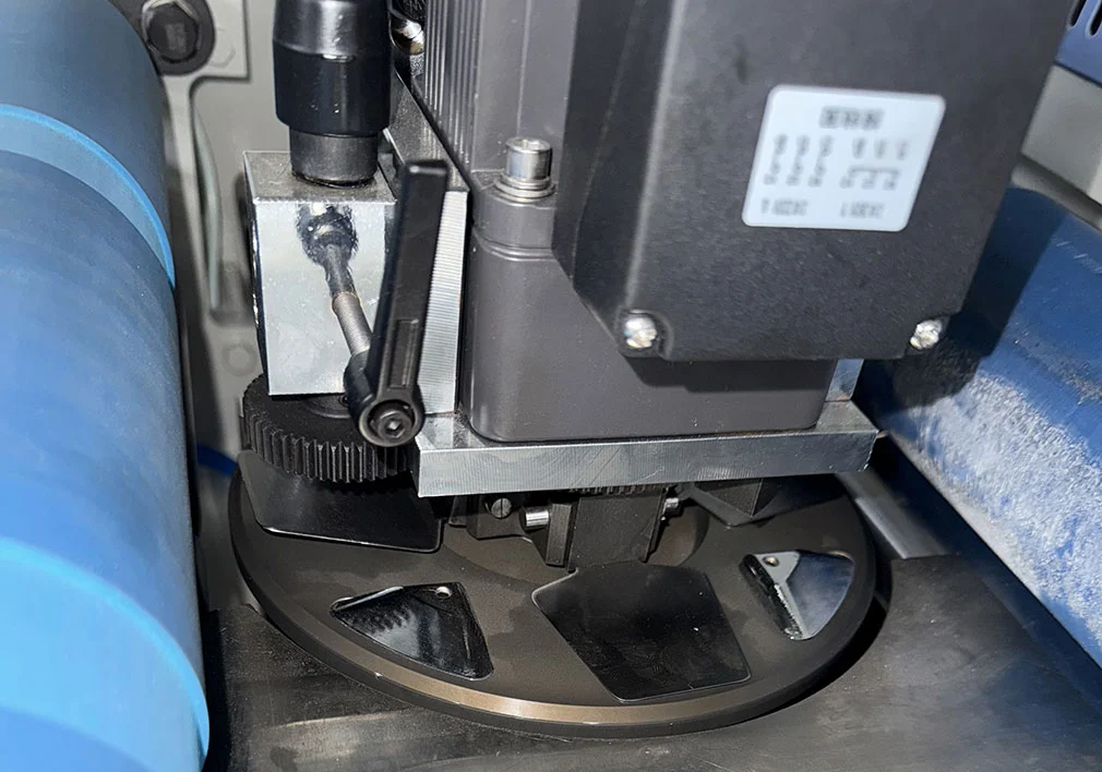 Intelligent Servo Disc Knife Laminating Machine